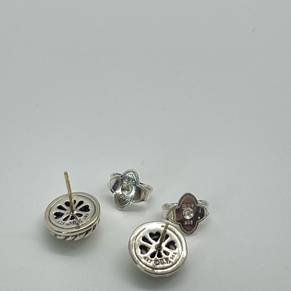 David Yurman Cookie Cutter Earrings with Black Onyx & 14k Gold - Picture 6 of 14